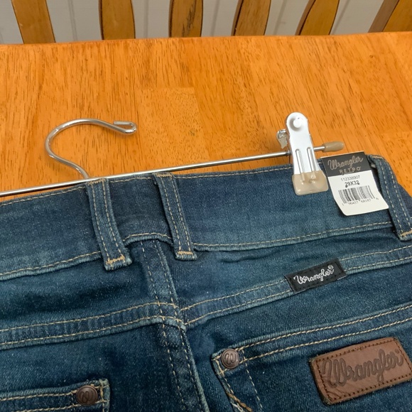 Wrangler ladies size 29 x 32 length retro jeans - Picture 3 of 4